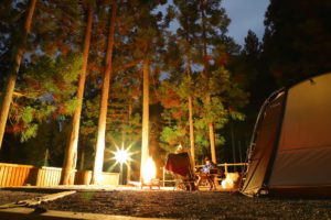 目の前を流れる川のキレイさは異常！みのずみオートキャンプ場