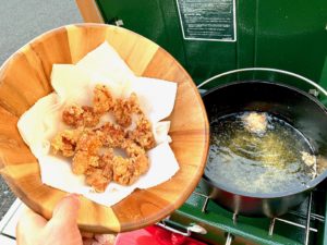 ダッチオーブンで作る唐揚げはうまいに決まってる❗