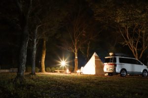 街中近くでキャンプができる場所。森林公園やすらぎ村