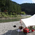 温泉スグ!区画と川原で遊ぶ♪ 坪の内オートキャンプ場